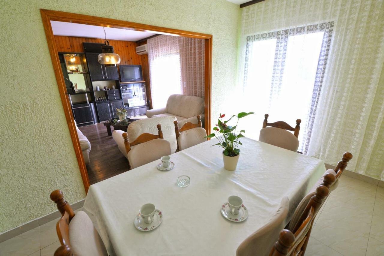 Apartmani Sime Бетина Экстерьер фото